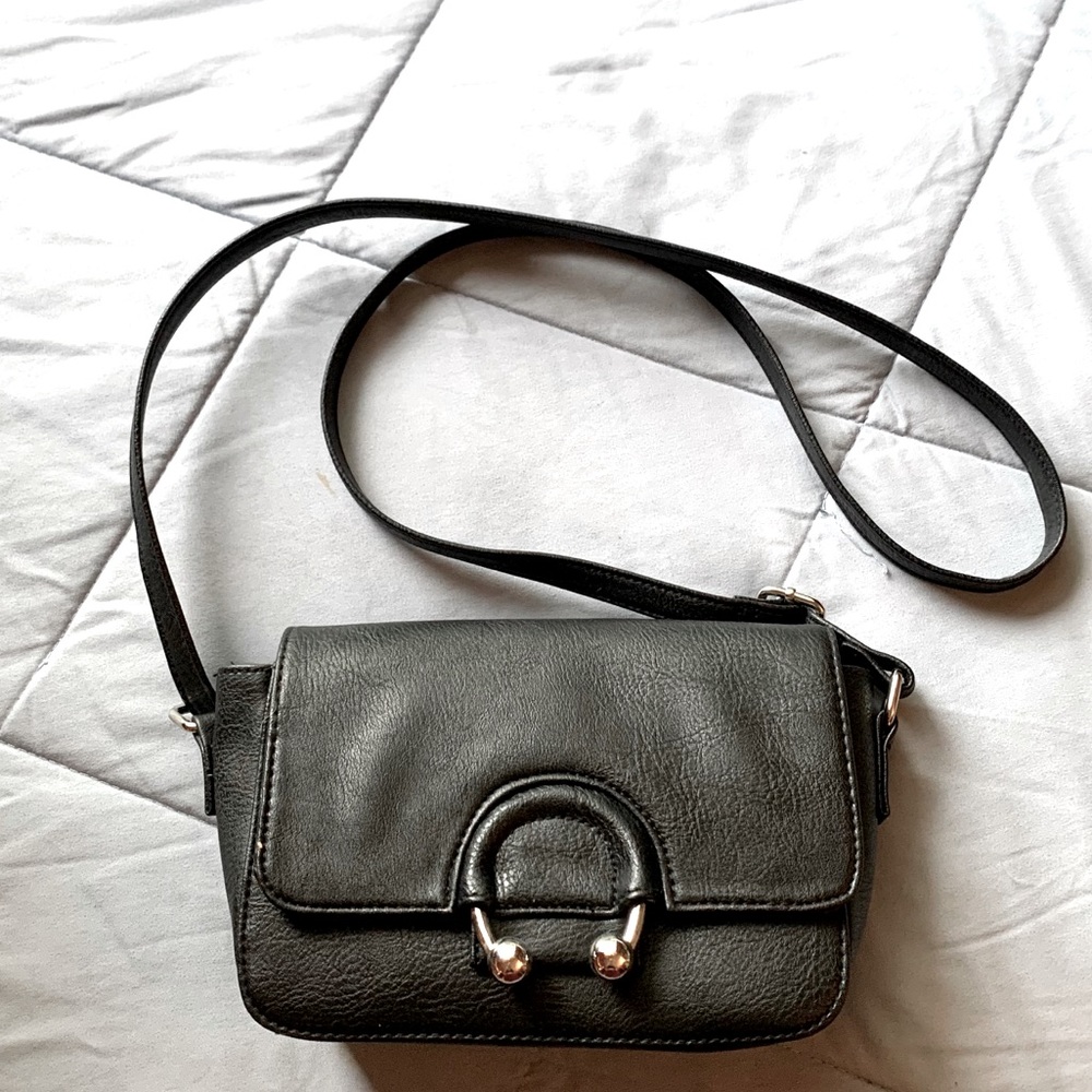 LITTLE BLACK SHOULDER PURSE